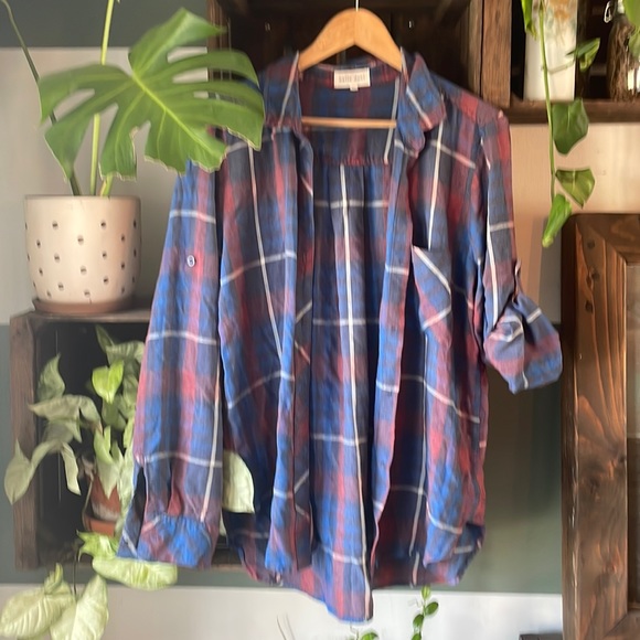 Bella Dahl Tops - Women’s Bella Dahl button down. Size large.